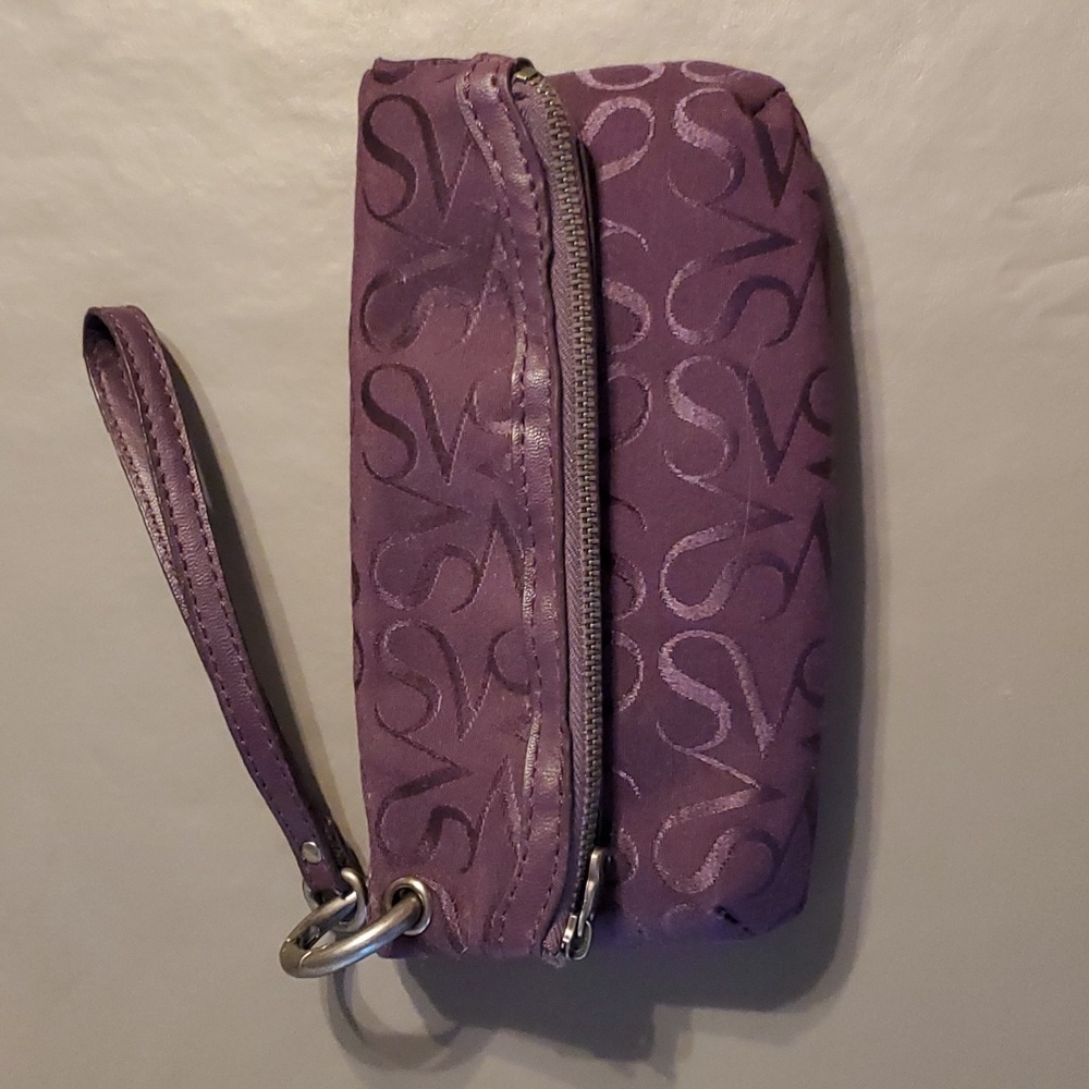 Simply Vera Vera Wang Folded Magnetic Wristlet / Clutch